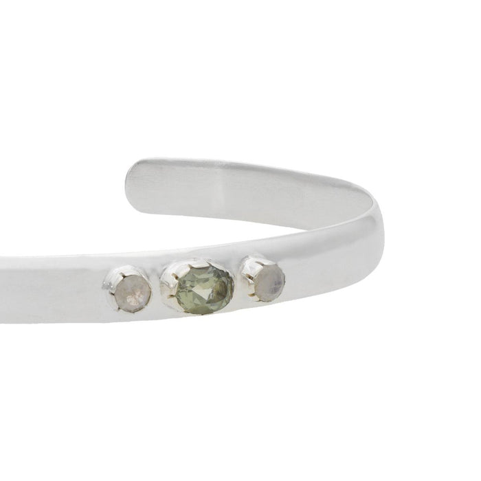 Pulsera "Agra" silver piedra de la luna y peridoto - KARVIK JOYAS